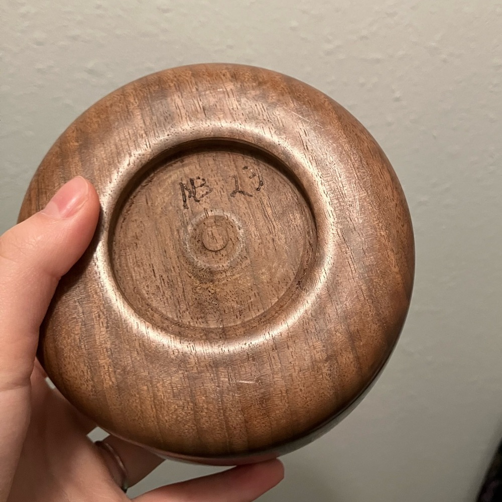 Wooden Circular sculpture - Picture 2 of 3